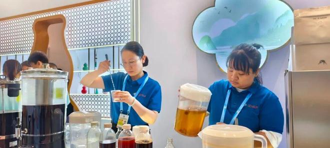 ”纷 上合峰会新闻中心闪耀“滨城”元素不朽情缘游戏平台上合时刻｜“津”彩“滨(图1)